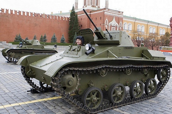 Выставка исторической военной техники на Красной площади