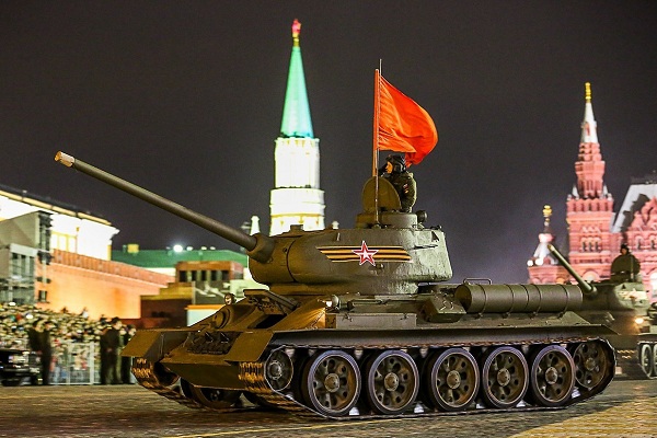 Выставка исторической военной техники на Красной площади