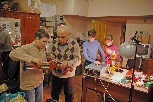 Фестиваль научно-технического творчества «Наука через игру»