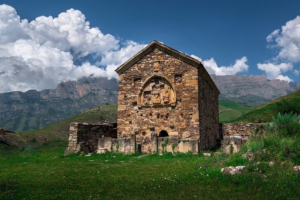 Фотовыставка «Кавказ предо мною…»