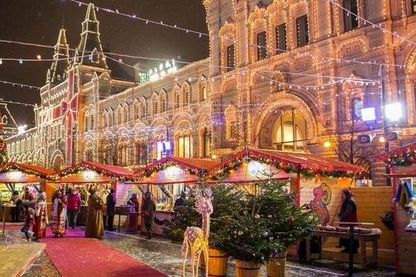 Автобусная экскурсия «Огни новогодней Москвы» от компании «Московские переулки»