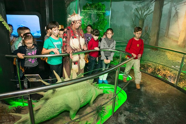 Новогодняя программа для младших школьников «Новый год в Каменном веке»