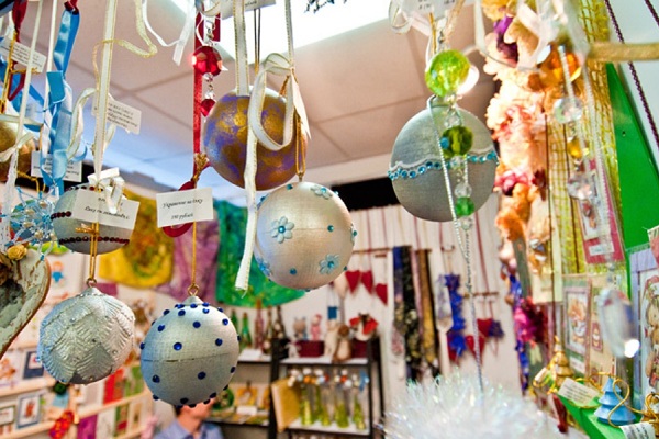 Рождественская ярмарка подарков