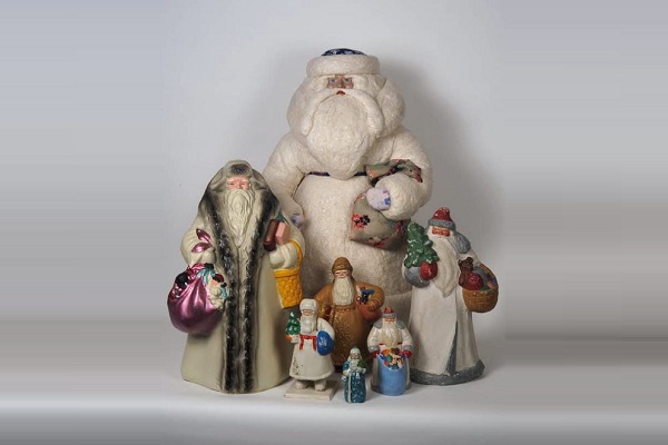 Выставка «Дед Мороз, его компания и …»