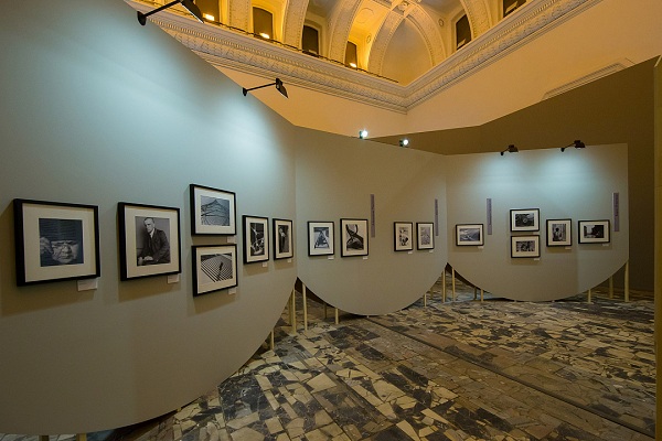 Фотовыставка «Энциклопедия фотографии (1891–1991)»