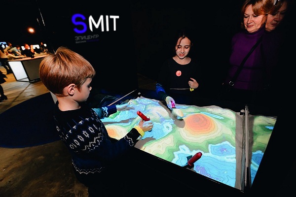 Семейная выставка высоких технологий «Smit.Space»