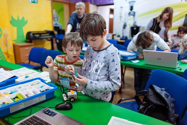 Выставка «Месяц робота-огородника»