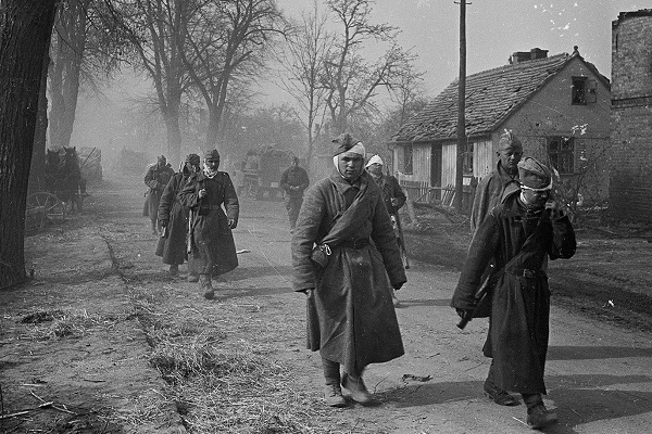 Фотовыставка «Валерий Фаминский Май 45-го Берлин тчк»