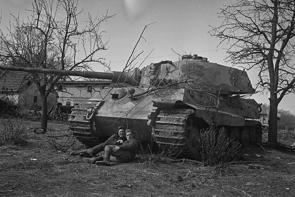 Фотовыставка «Валерий Фаминский Май 45-го Берлин тчк»