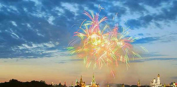 Праздник Победы на Москве-реке – 3-х часовая теплоходная прогулка на теплоходе «Санта Мария», с праздничным салютом, ужином и караоке от компании «Дельта»