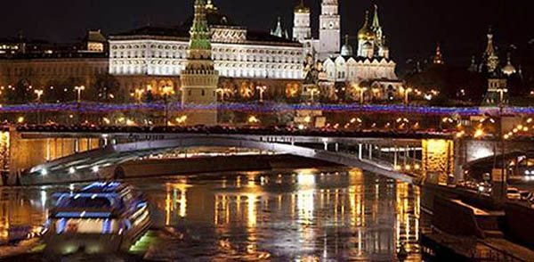 Праздник Победы на Москве-реке – 3-х часовая теплоходная прогулка на теплоходе «Санта Мария», с праздничным салютом, ужином и караоке от компании «Дельта»