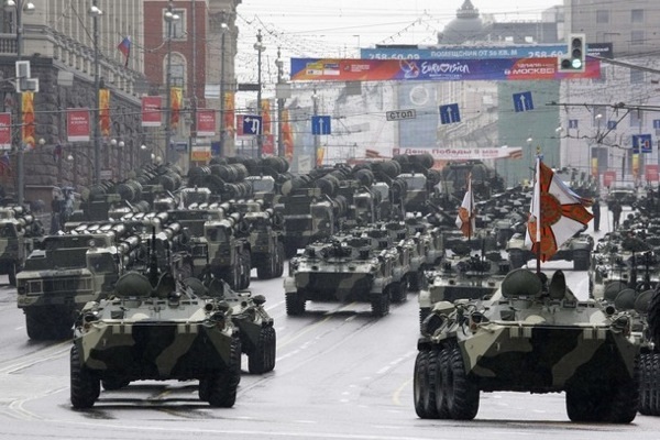 Репетиции парада Победы в Москве 3 и 7 мая