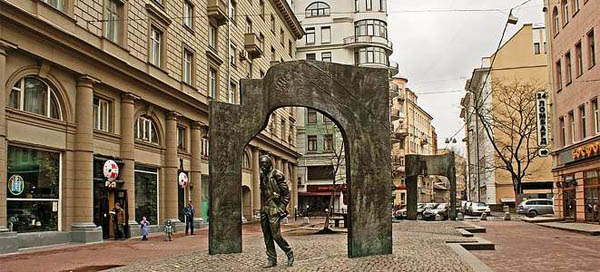 Участие в городском квесте «Старый Арбат» или «Замоскворечье» от компании «Городские квесты»