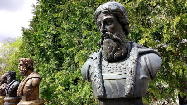 В Москве откроют «Аллею Правителей»