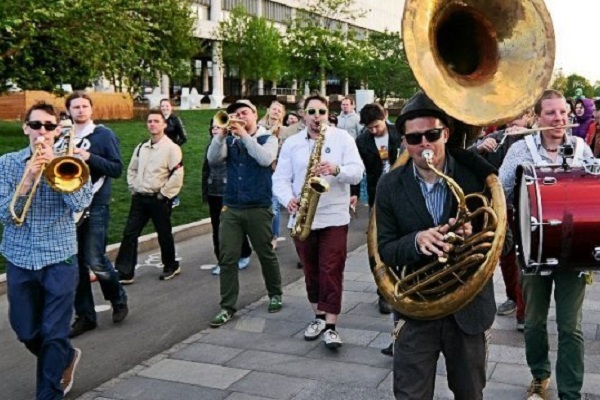 V Московский фестиваль шагающих оркестров