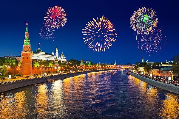 Праздничный салют в День победы 2017