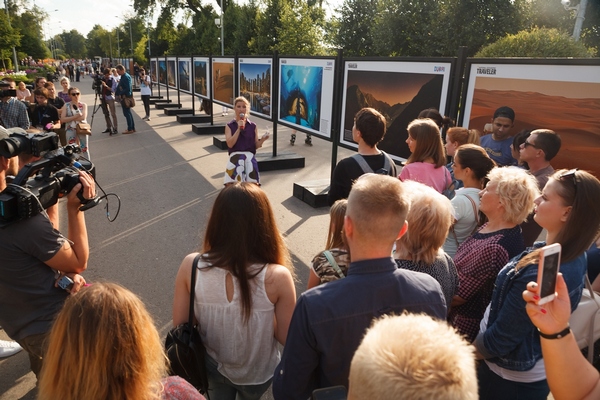 Фотовыставка «Дубай: опережая время» на Центральной аллее Парка Горького