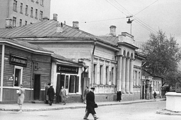 Историко-культурный фестиваль «Арбат. Собачья площадка»