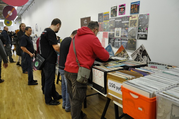 Музыкальная ярмарка винила, винтажной аппаратуры, CD и аксессуаров Vinyl Club