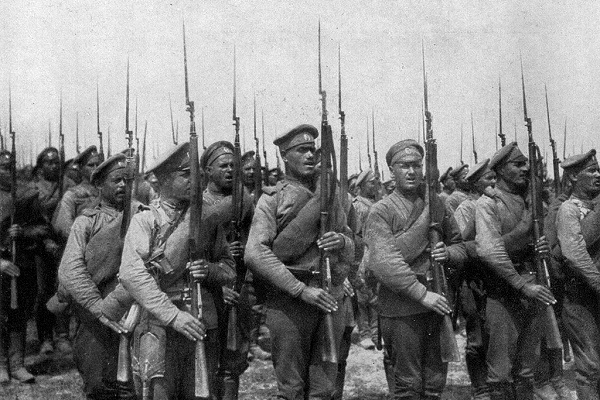 Выставка «От войны монархов к солдатскому миру»