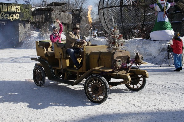 Масленичные гуляния в крепости каскадеров! Комедийный трюковой боевик для детей и их родителей.