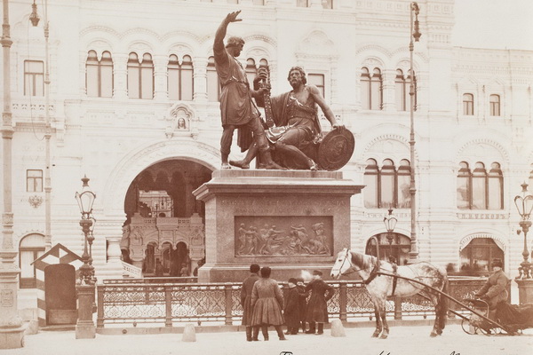 Выставка «Памятник Минину и Пожарскому в Москве»
