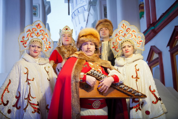 Масленица в Историческом парке «Россия-Моя история»: тысяча блинов, пятьсот петушков и банка икры победителю