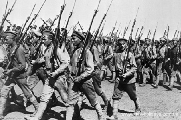 Выставка «100-летие Красной армии»