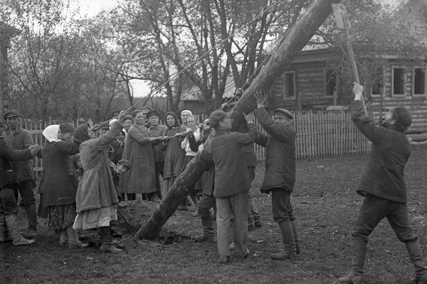 Фотовыставка «Россия. ХХ в. в фотографиях 1918–40 гг.»