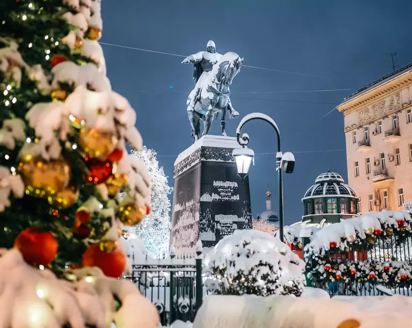 Памятник Юрию Долгорукому