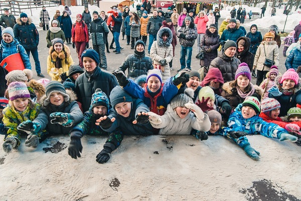 Праздник «Весенний бал» в Перовском парке