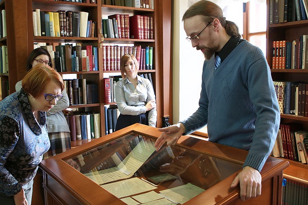 Историко-документальная выставка «Государев венец»