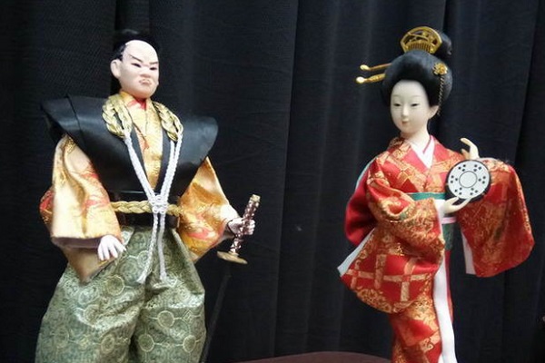 Выставка церемониальных кукол «Праздник кукол»