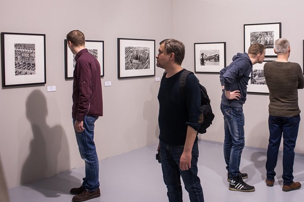 Фотовыставка «А я иду, шагаю по Москве»