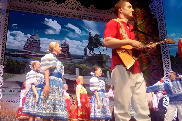 Русское фольклорное шоу «Золотое кольцо»