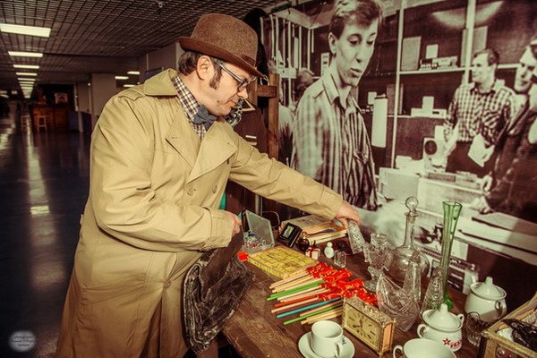 Советский первомай: уютно с гитарой и в «трениках» со штрипками. Майские праздники в историческом парке «Россия-Моя история»