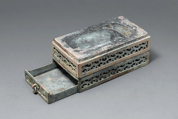 Выставка «Династия Мин: сияние учености»