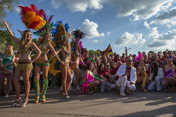 Бразильский карнавал в Измайловском парке