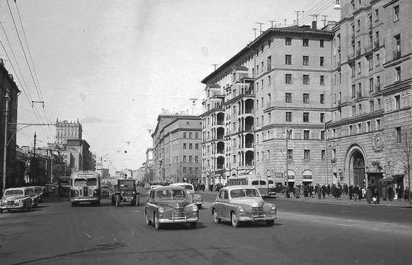 Бесплатная пешеходная экскурсия «Москва советская: проспект Мира» от компании «Твоя Москва»