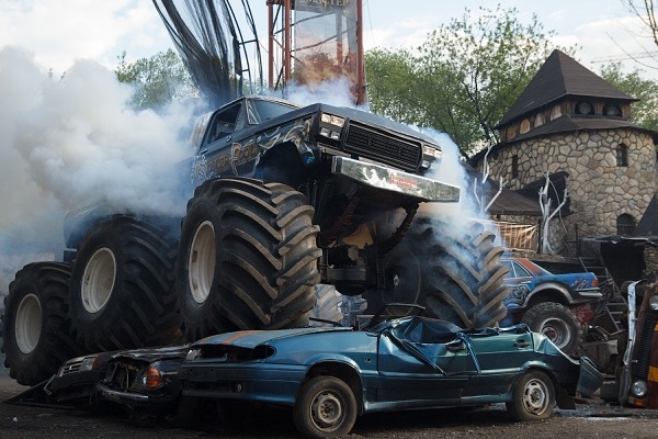 Шоу «Танки против Бигфутов»