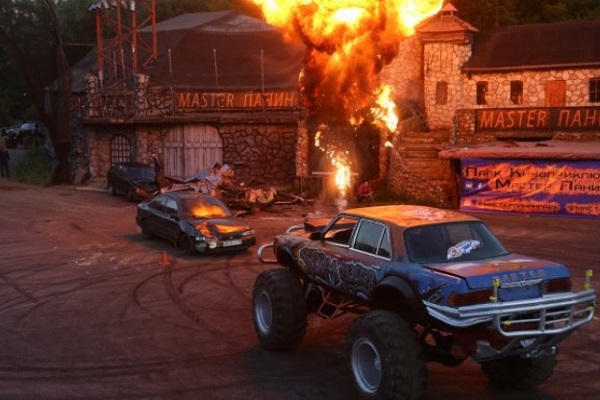 Шоу «Танки против Бигфутов»