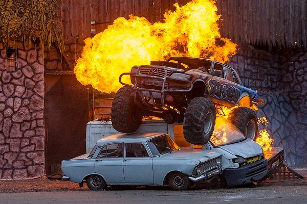 Шоу «Танки против Бигфутов»