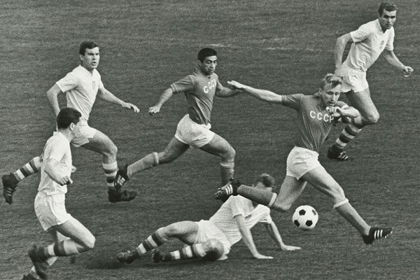 Выставка «Мяч круглый, поле ровное»