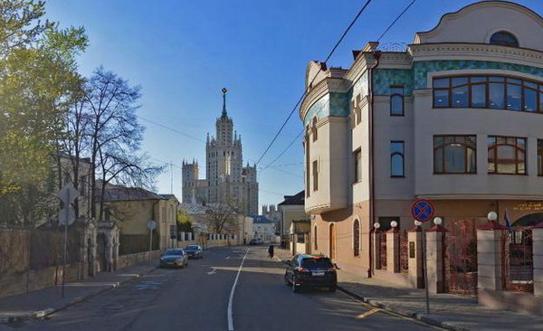 Бесплатная пешеходная экскурсия «По улице Гончарной» от компании «Твоя Москва»