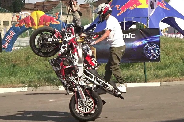 Фестиваль «СтантШоу #1» или балет на мотоциклах