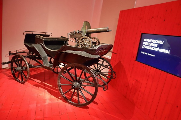 Выставка «Три цвета правды»