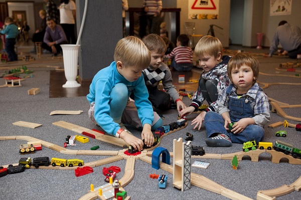 Детская интеллектуальная игротека «Город конструкторов в стране Паровозия»