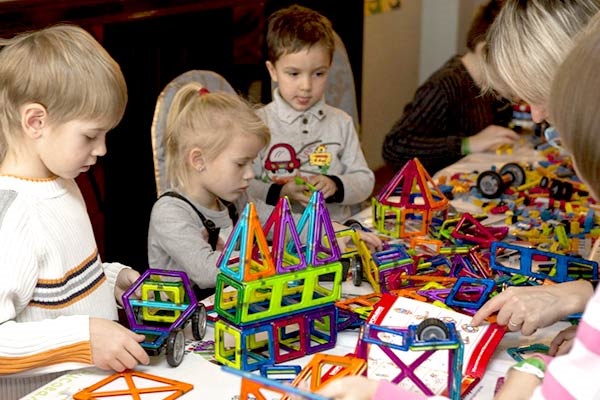 Детская интеллектуальная игротека «Город конструкторов в стране Паровозия»