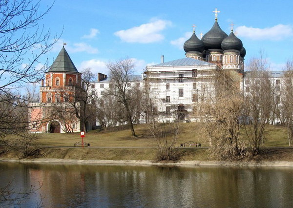 Пешеходная экскурсия «Чудо-остров в Измайлово» от компании «Твоя Москва»