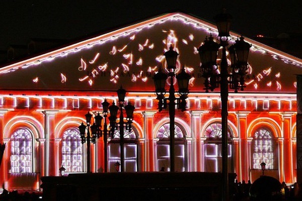 Мультимедийное шоу на фасаде ЦВЗ «Манеж»